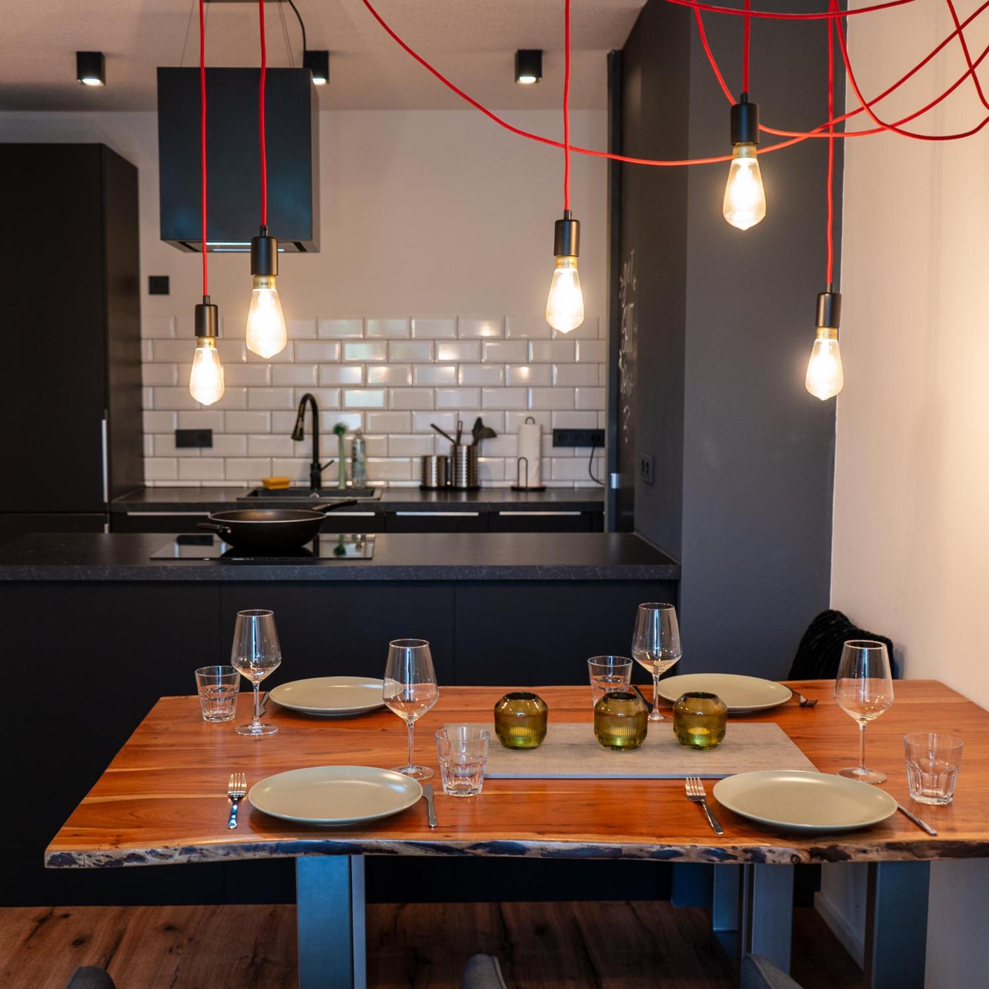 M Apartment Charme - Gemuetlich Geraeumig Heimisch ลันเดาอินแดร์ฟัลซ์ ภายนอก รูปภาพ