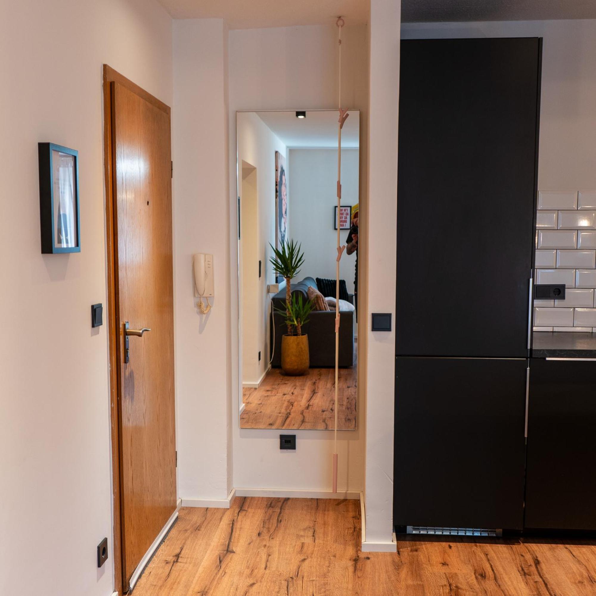 M Apartment Charme - Gemuetlich Geraeumig Heimisch ลันเดาอินแดร์ฟัลซ์ ภายนอก รูปภาพ
