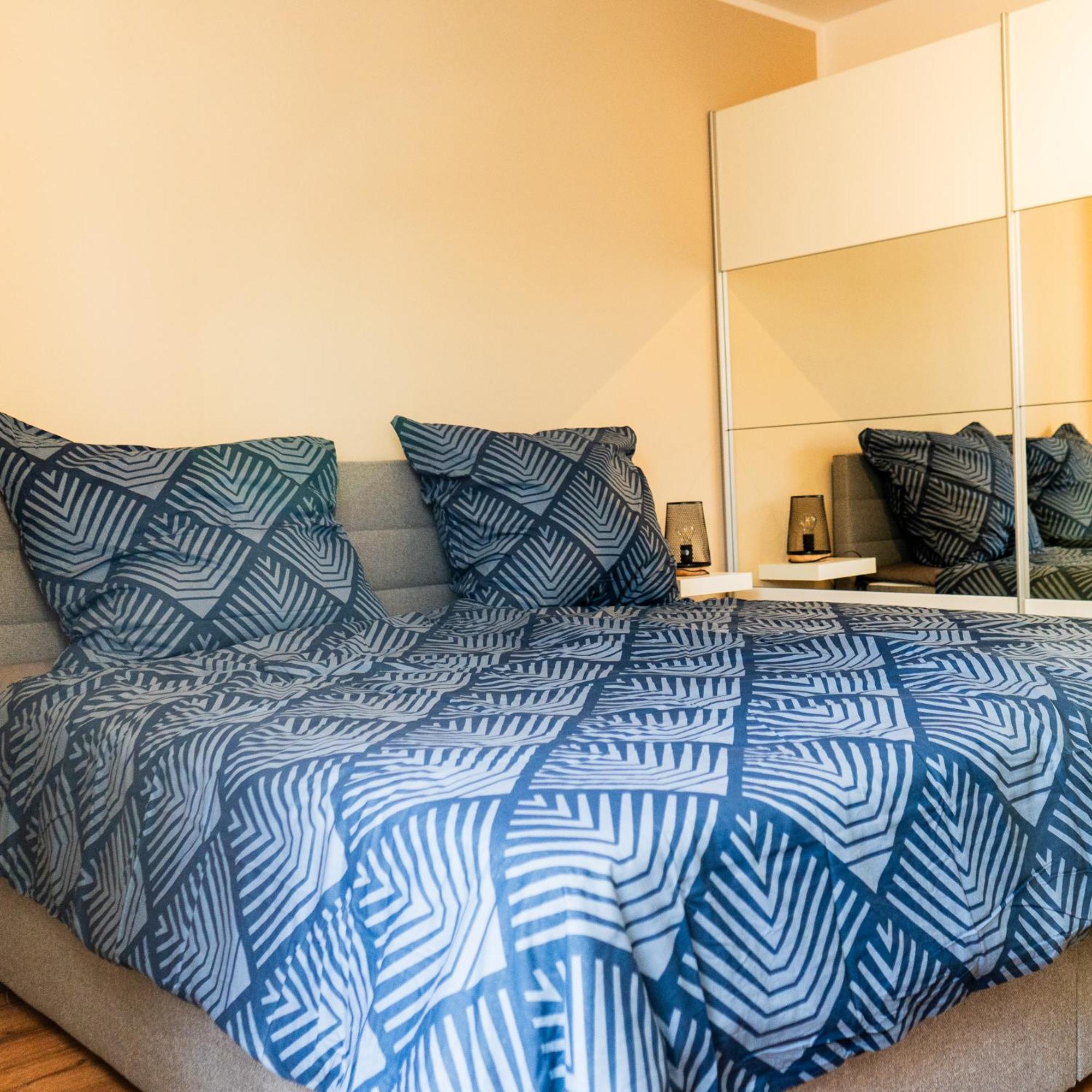 M Apartment Charme - Gemuetlich Geraeumig Heimisch ลันเดาอินแดร์ฟัลซ์ ภายนอก รูปภาพ